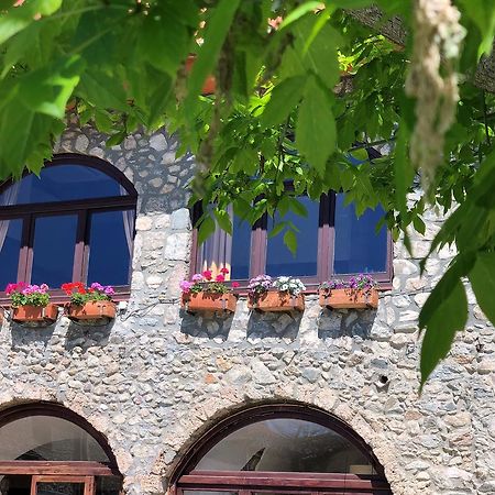 Hotel La Fonda Dels Pirineus Maçanet de Cabrenys Kültér fotó