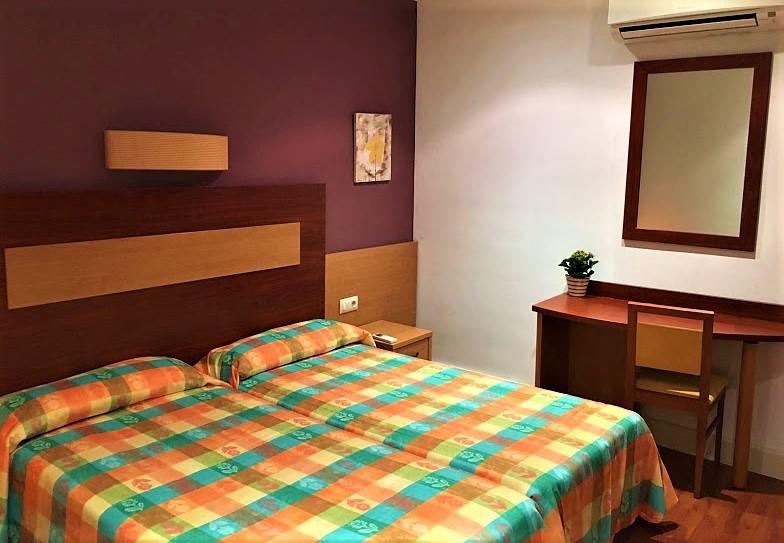 Hotel La Fonda Dels Pirineus Maçanet de Cabrenys Kültér fotó