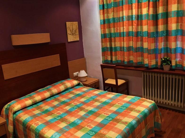 Hotel La Fonda Dels Pirineus Maçanet de Cabrenys Kültér fotó