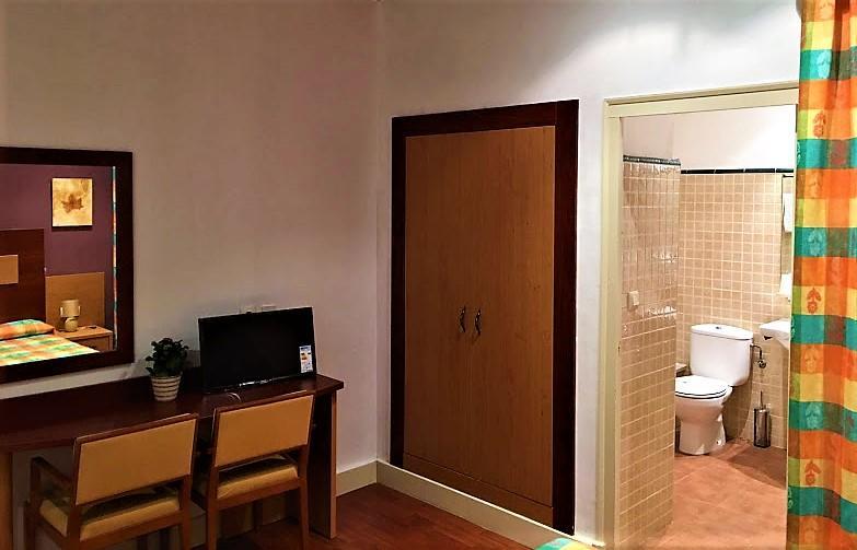 Hotel La Fonda Dels Pirineus Maçanet de Cabrenys Kültér fotó